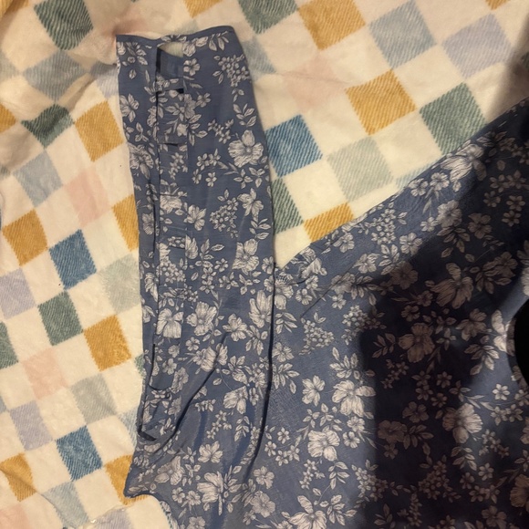 A free David blue white floral - Picture 3 of 4